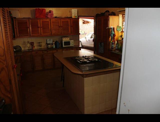 3 BEDROOM HOUSE SOLD IN THE ORCHARDS